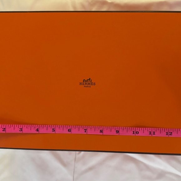Brand New Empty Hermes Shoe Box with 2 shoe dust bags and 2025 ribbon - Picture 3 of 11